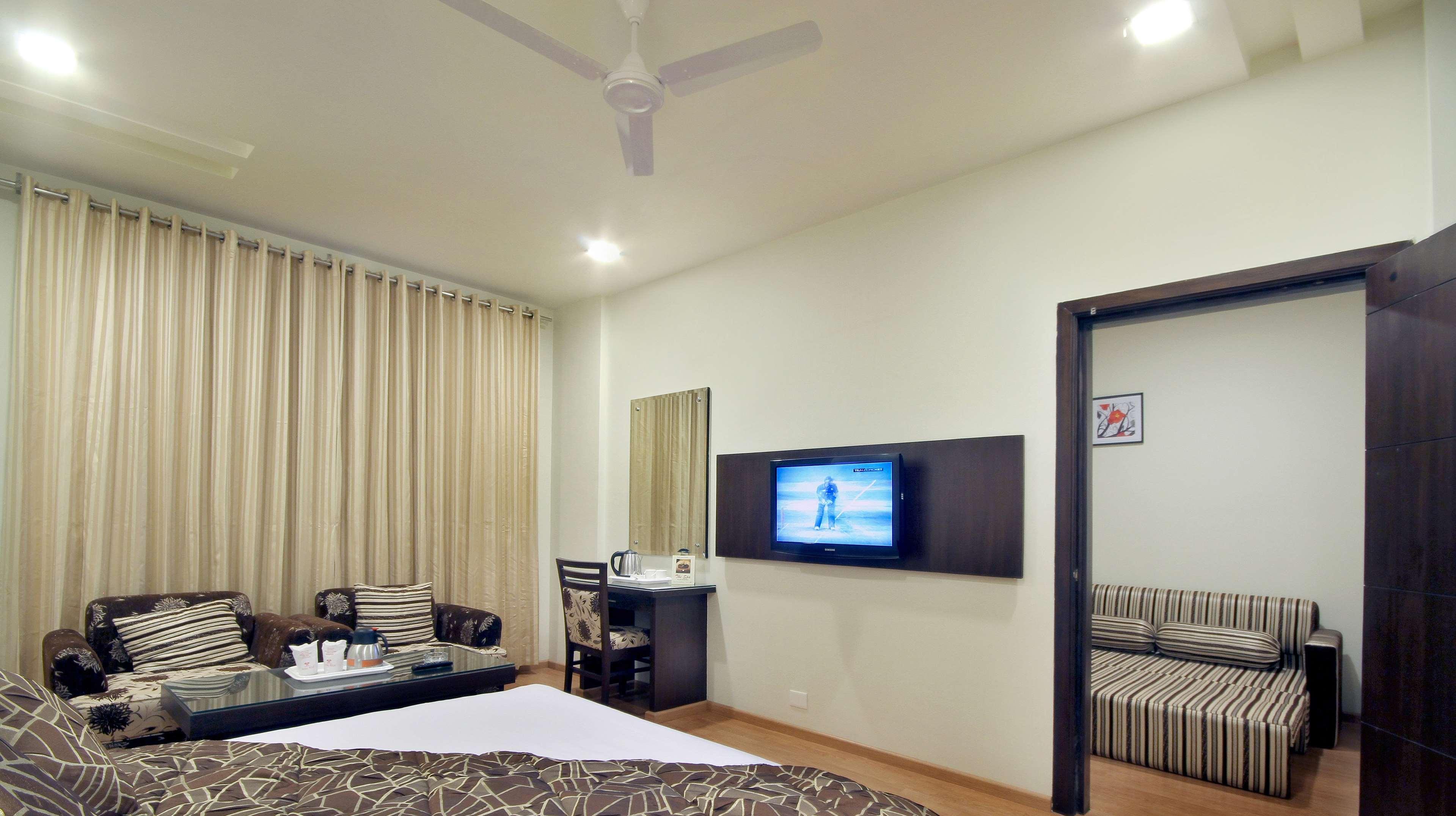 Katra Hotel Katra  Ngoại thất bức ảnh